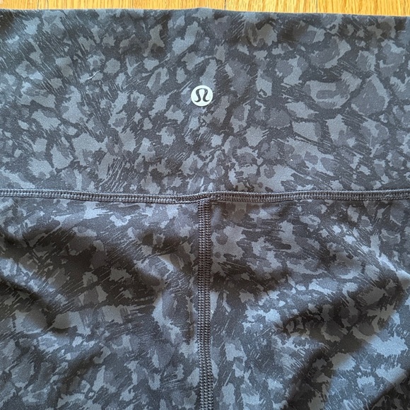 Lululemon Wunder Under High-Rise Tight 28" Luxtreme Wild Thing Camo Deep Coal - Picture 5 of 11